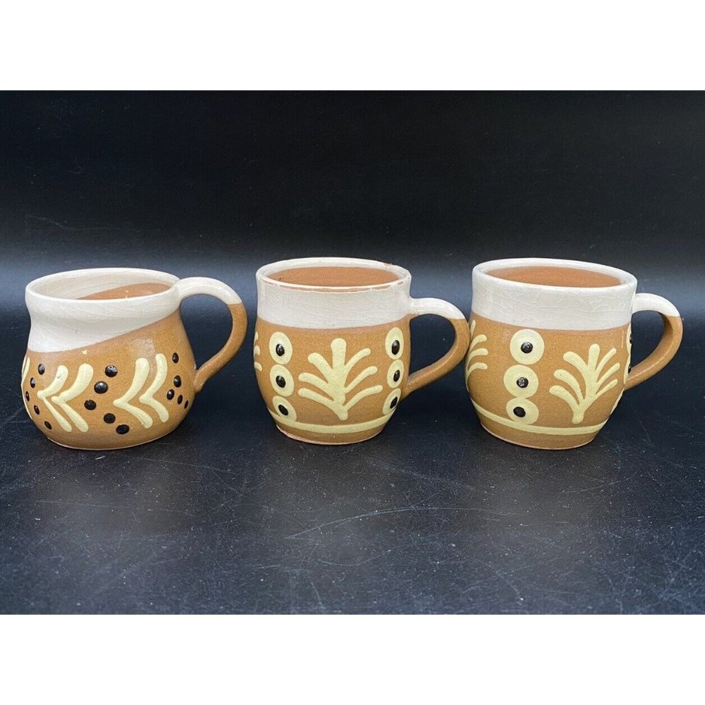 Taza de Barro Decorda Hand Painted Sand Clay Mexican Pottery 2.5” Cup Set of 3